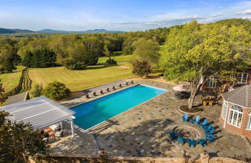 Mountain Mama Ranch - Luxury farmhouse on 200 acres with mountain views, 20mins to Shenandoah, 90mins from DC - Foto 59