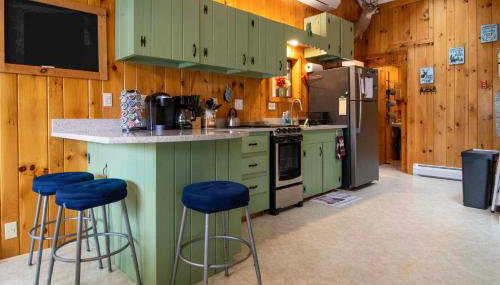 Lakefront Home with Seasonal Dock in Limerick! - Foto 2