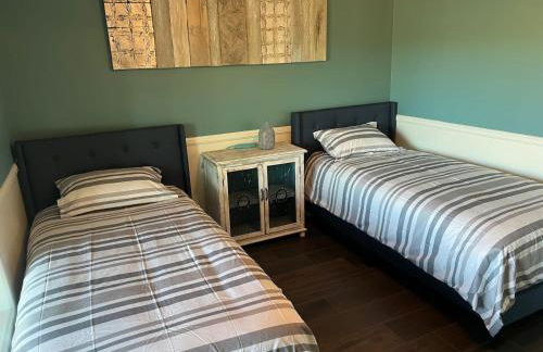 Winery Getaway with Spa and Amazing Hilltop View - Foto 32