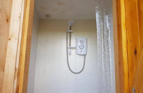 Cozy Cabin Retreat - Sleeps 2 & a Child - Foto 45