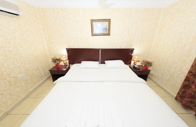 Gulf Hotel Apartment - Photo 8