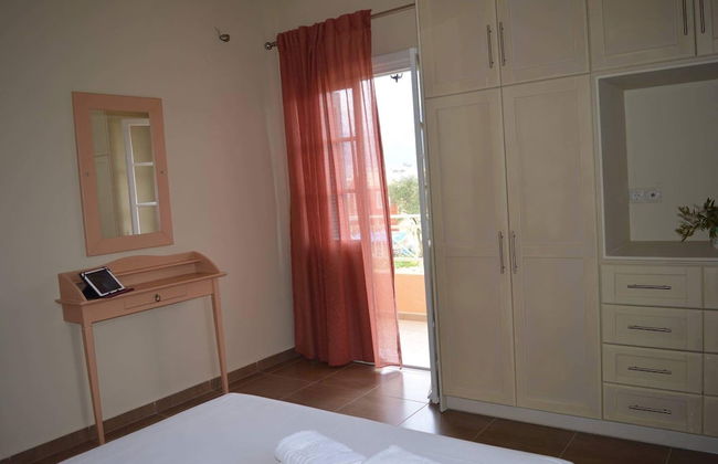 Mel's Apartments - Photo 2