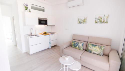 Deluxe Apartment. 50 meters Beach - Foto 2