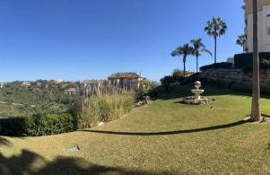 Luxury Apartment Elviria Hills - Stunning Views - Photo 36