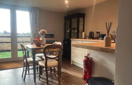 Lavender Lodge - Pool and Hot Tub with sunset views over open fields - Foto 12