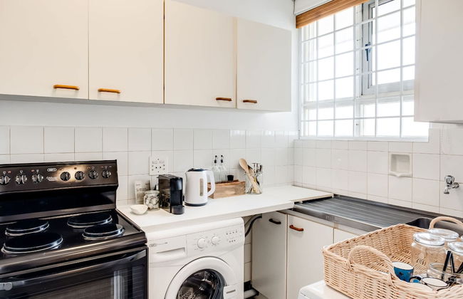 Fresh Sea Air and Endless Views at Twilight Tide - Photo 3