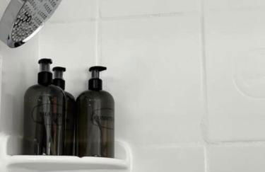 Family-Friendly Two-Bedroom Apartment Near Attractions with Parking - Foto 9