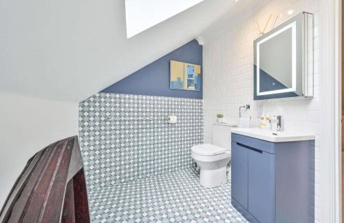 Lisburne Place - Luxury Three Bedroom Town House - Photo 25