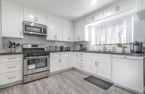 Tranquil Poolside Oasis with BBQ and Serene Ambiance - Foto 20