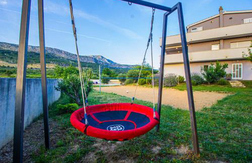 Villa Ume - heated pool, sauna, volleyball court - Photo 15