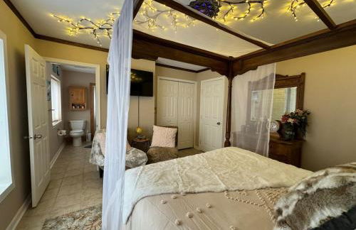 Romantic Getaway or Family Vacay with Mountain Views & Hot Tub - Foto 7