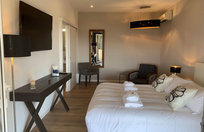 Swim Lodge Hotel Porto Vecchio - Photo 2