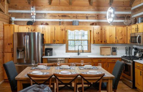 Modern Cabin with Luxury Gym, Firepit + Game Room! - Foto 65