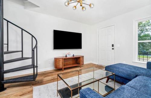 Remodeled and New - Walk to downtown Auburn - Foto 2