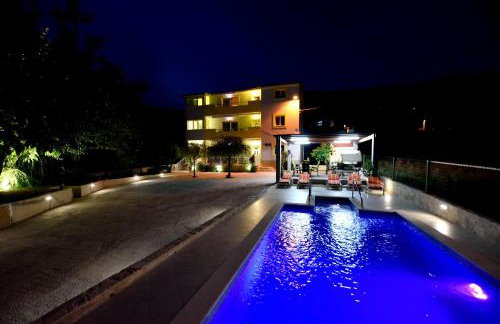 Over the skyline - Photo 5