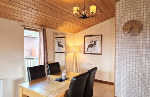 Lomond 5 with Private Hot Tub - Fife - Loch Leven - Lomond Hills - Pet Friendly - Photo 5