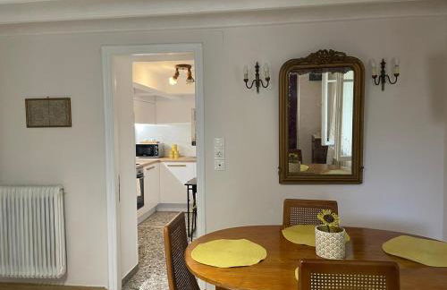 Peculiar Garden Apartment - Photo 5