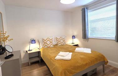 Deluxe One Bed Flat at Dawe Luxury Suites - An Entire Apartment near Ely Cathedral & Train Station - Ideal Gateway to Explore Ely, Cambridge, Norfolk & London - Sleeps up to 4 - Photo 17