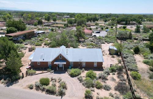 El Ranchito Alegre Taos-Style 3BR in Corrales - Foto 12