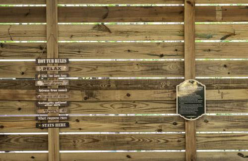 Chalet with Hot Tub, Game, Movie Room, Lake and Pool Access - Foto 46