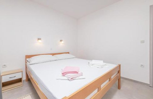 1 Bedroom Cozy Apartment In Senj - Foto 13