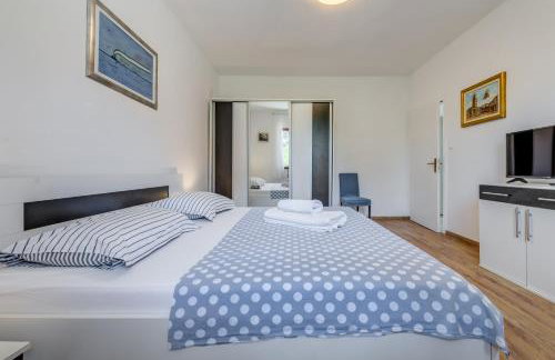 Meje seafront suite - Photo 20