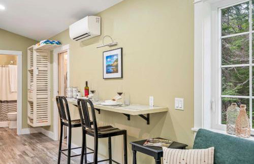 Secluded Bungalow Near Acadia and Bar Harbor -Private, Pet Friendly, Fire Pit - Foto 21