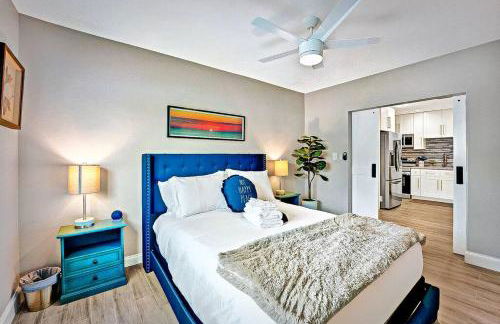 NEW Waterfront Tropic Oasis - Heated Pool, Canal, Dock, Air Hockey - Foto 36