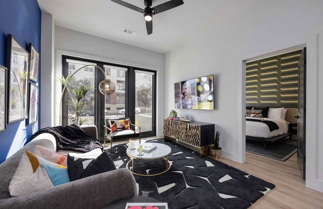 2 Modern Apartments in Heart of Midtown, Walkable Location Patio, Pool & Gym - Foto 23