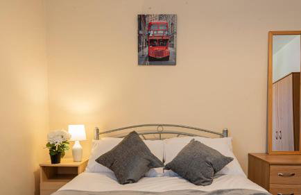 Harbour place in Newcastle under Lyme with Parking, perfect for Contractors or Alton Towers - Foto 31