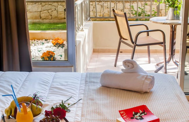 Lotus Hotel Apartments - Photo 11