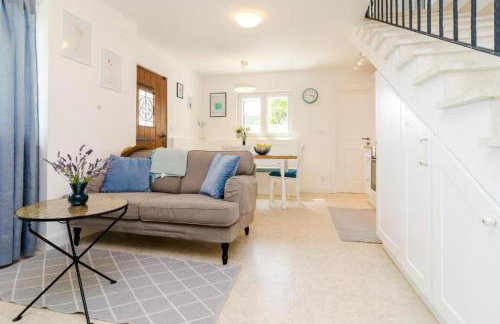 Beachfront Villa with Swimming Pool,Terrace and Sea view - Foto 9