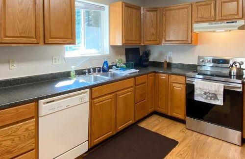 Private 2-Acre Retreat with MTN Views, Walk to River - Foto 9