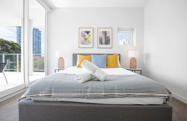 Wow Southport Apartment Near Light Rail Station - Photo 4