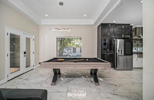 Sprawling Home w/ Rooftop Spot - Foto 10