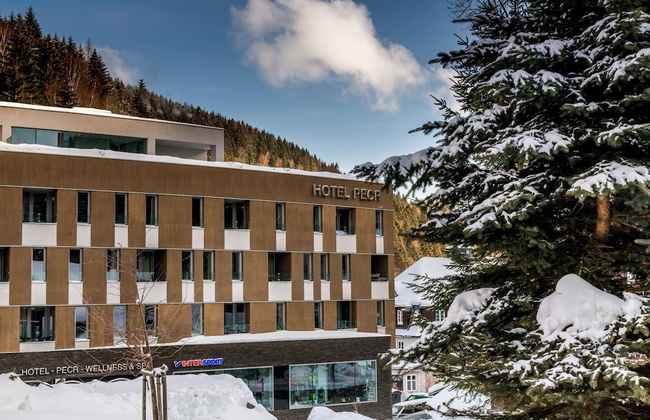 Hotel Pecr Well - Foto 1