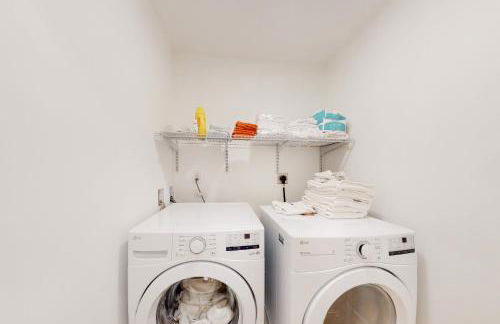 Beau's Beach House - Photo 19