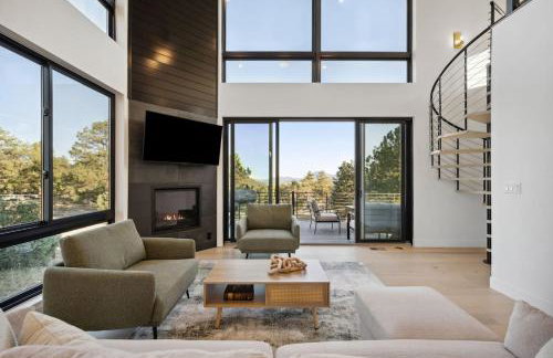 Modern Mountain House with Spa and Scenic Views - Foto 12