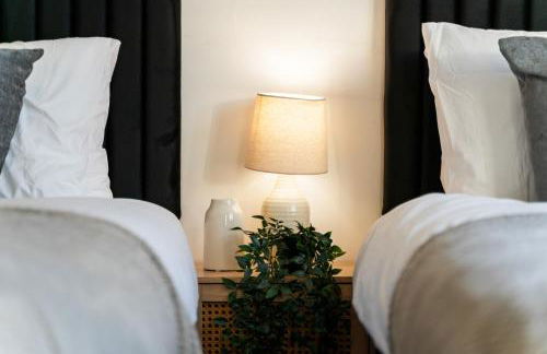 Applin House-5 Bed Contractor Stay Parking WIFI - Foto 8