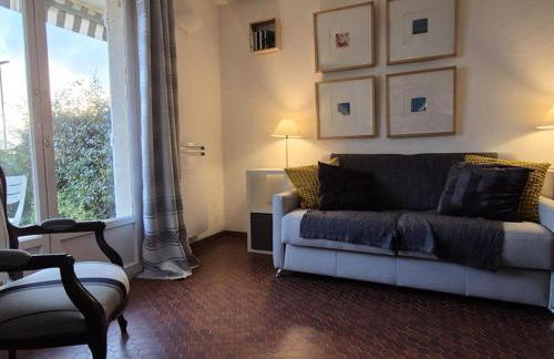 Studio Cabine à Giens avec Terrasse, Piscine et Parking - FR-1-335-193 - Foto 12