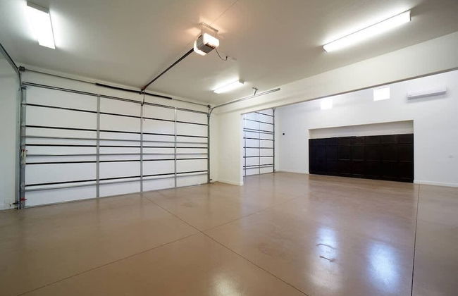 Vanderpump Rules Lake Havasu Luxury Villa w Pool - Photo 69