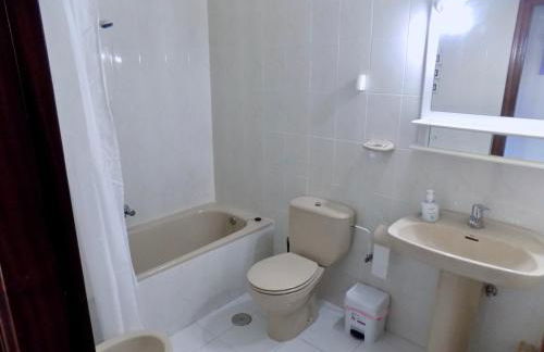 Alojamiento AJO con piscina y tenis - Ajo Palace - Foto 24