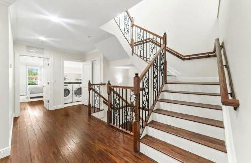 Lux Home with Rooftop & Elevator 2mi to Beach - Foto 13