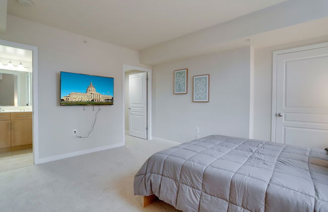 Walkable Alexandria Apts - Photo 42