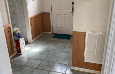 Pets OK Rest A Shored A Secure and Comfortable Home Flat Screen T Vs In All Rooms Fully Stocked With Plenty Of Amenities Private Inground Pool Gas Fireplace Rents Sat to Sat Full Weeks only - Foto 43