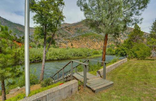 Scenic Riverfront Escape with Sauna in Junction City - Foto 38