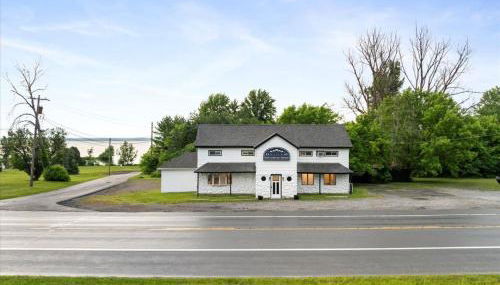 Whitewater The Genoa on Oneida Lake Sleeps 8 - Photo 2