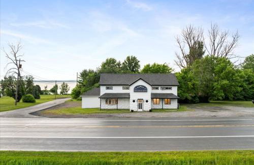 Whitewater The Genoa on Oneida Lake Sleeps 8 - Photo 2