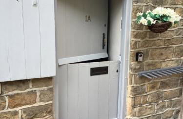 1A River Cottage, Baslow - Photo 13