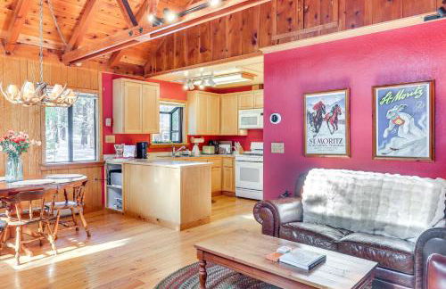 Less Than 2 Blocks to Lake Tahoe Family Home Near Skiing - Foto 1